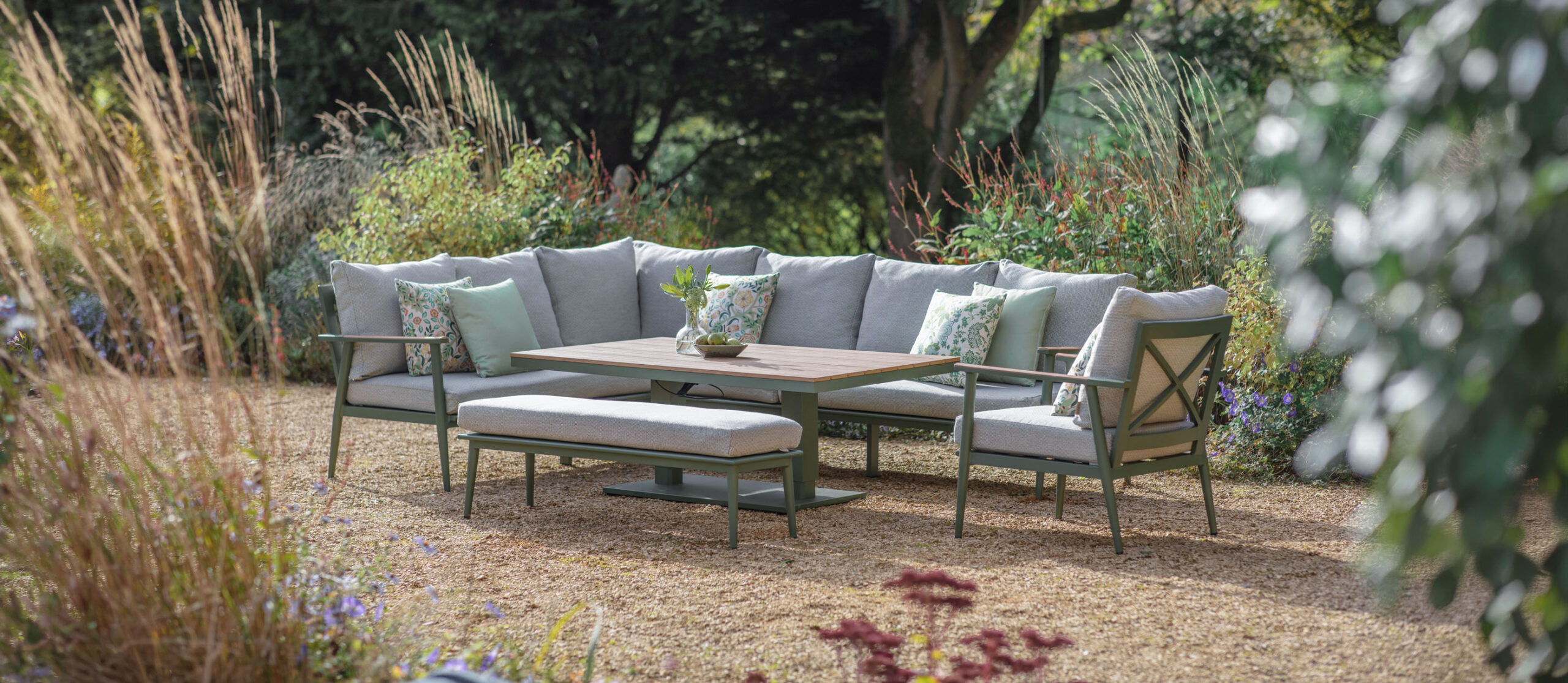 أثاث الحديقة